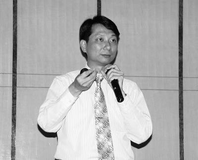 “不管学生素质多差，教师职责是想方设法把学生教好” ——专访香港理工大学工业中心首席项目主任黄德辉